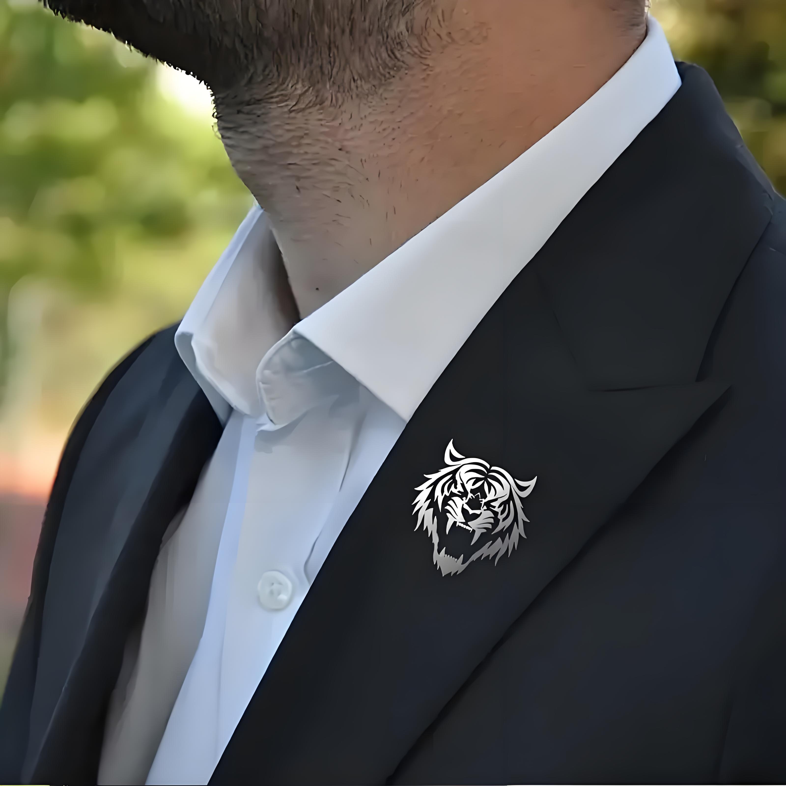 Men's Stainless Steel Tiger He - Tuxedo Lapel Pin recension och pris